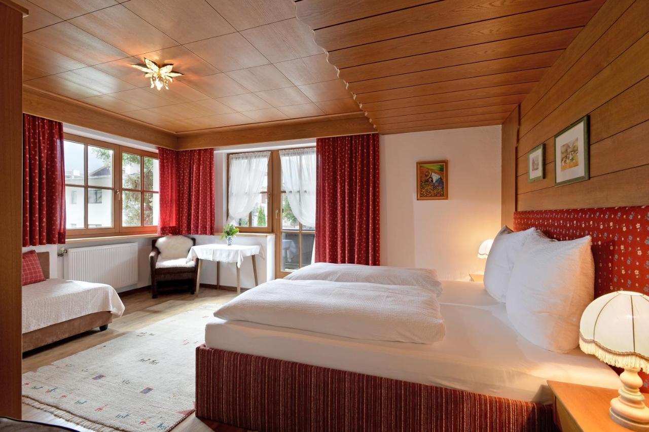 Ferienwohnungen Kircher Mayrhofen Habitación foto