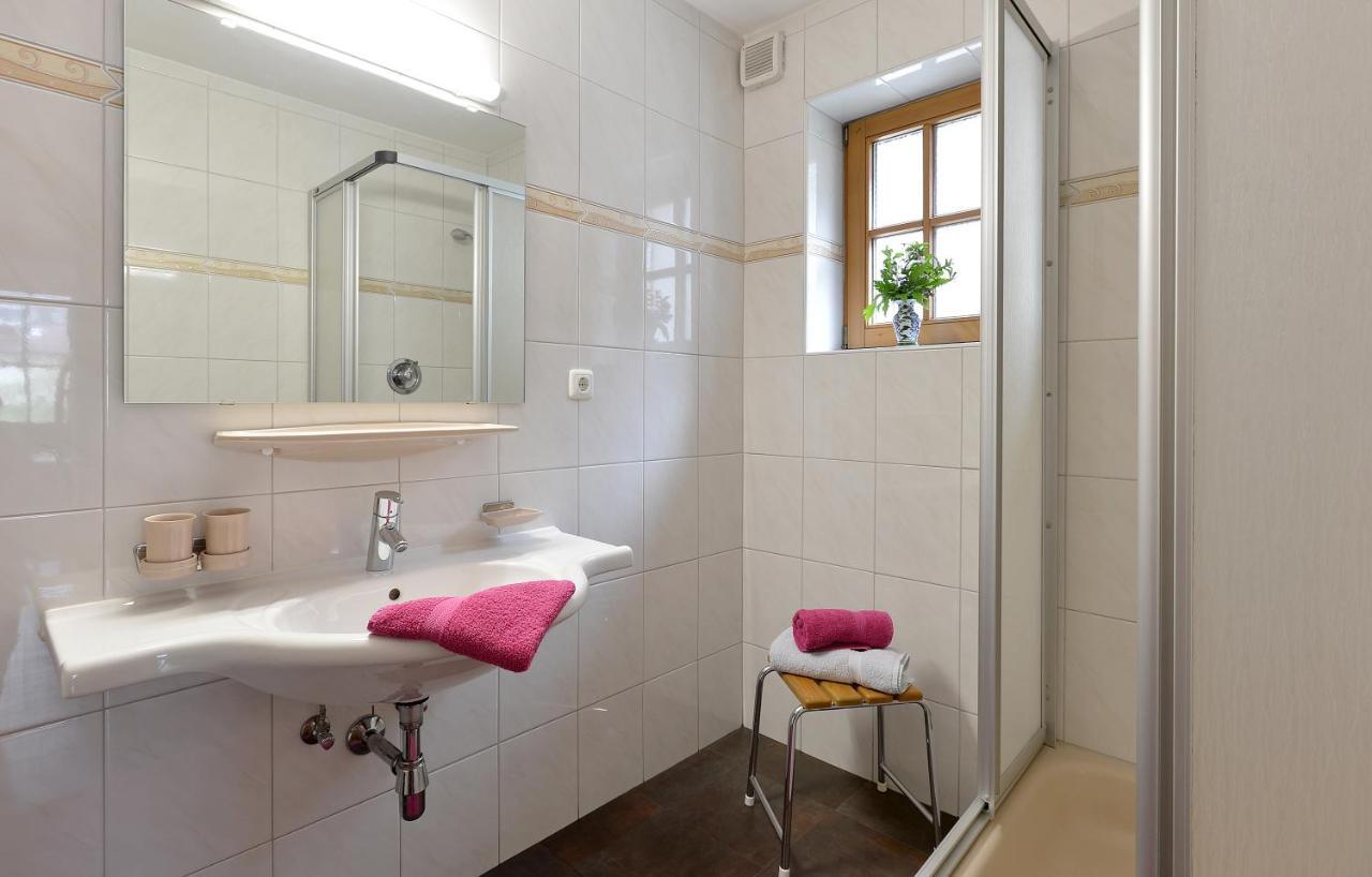 Ferienwohnungen Kircher Mayrhofen Habitación foto